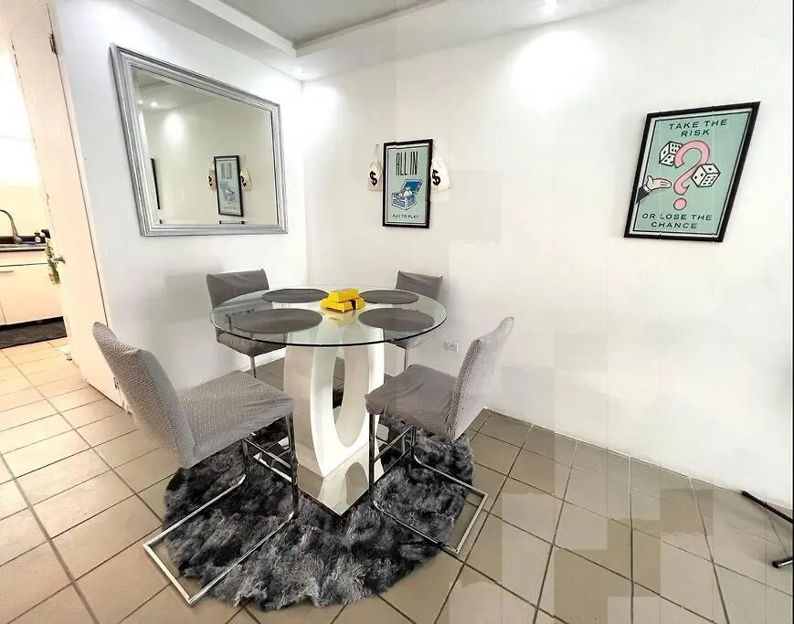 Monopoly 2 Bedroom Condo Near Beach W/Pool/Parking San Juan 0*,  Porto Rico